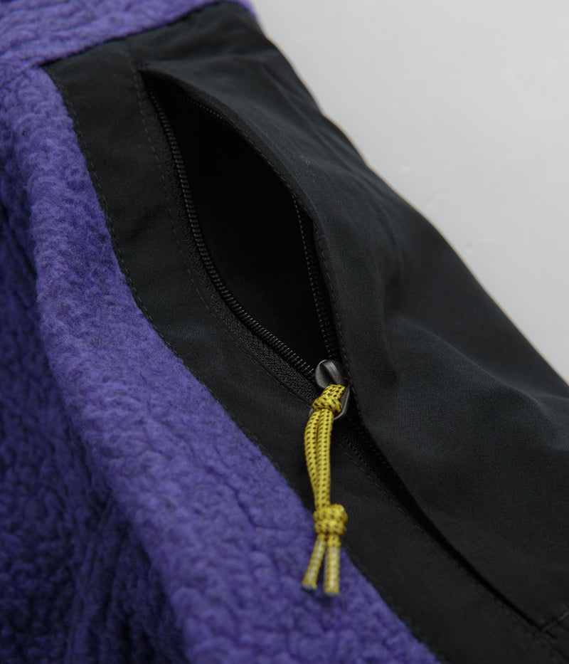 Nike ACG Womens Arctic Wolf Full-Zip Fleece in Persian Violet and Black / Summit White