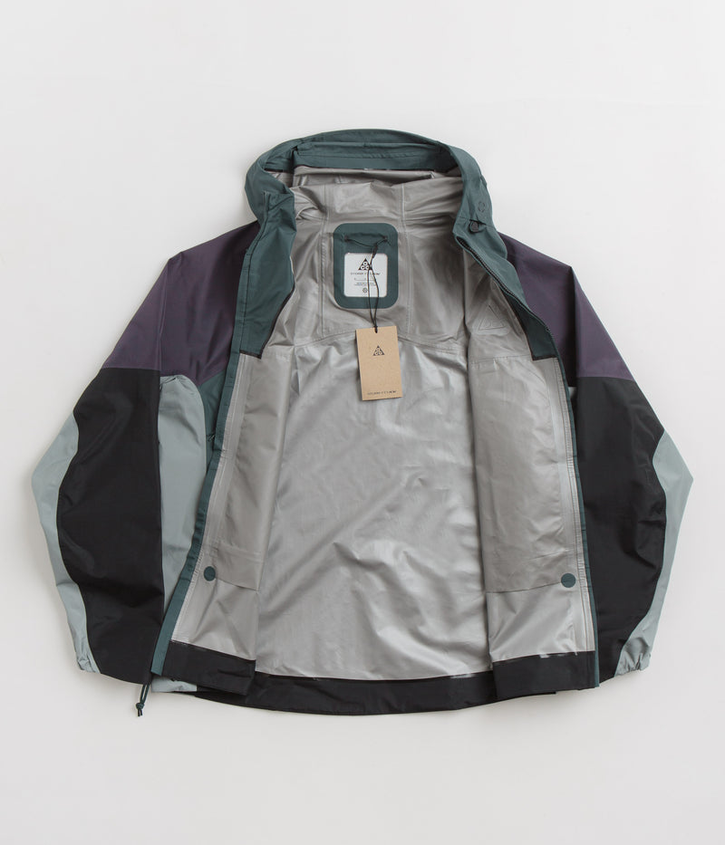 Nike ACG Womens Chain Of Craters Jacket in Faded Spruce and Gridiron / Summit White