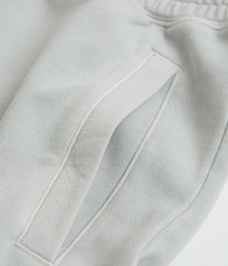 Carhartt Nelson Sweat Shorts in Sonic Silver