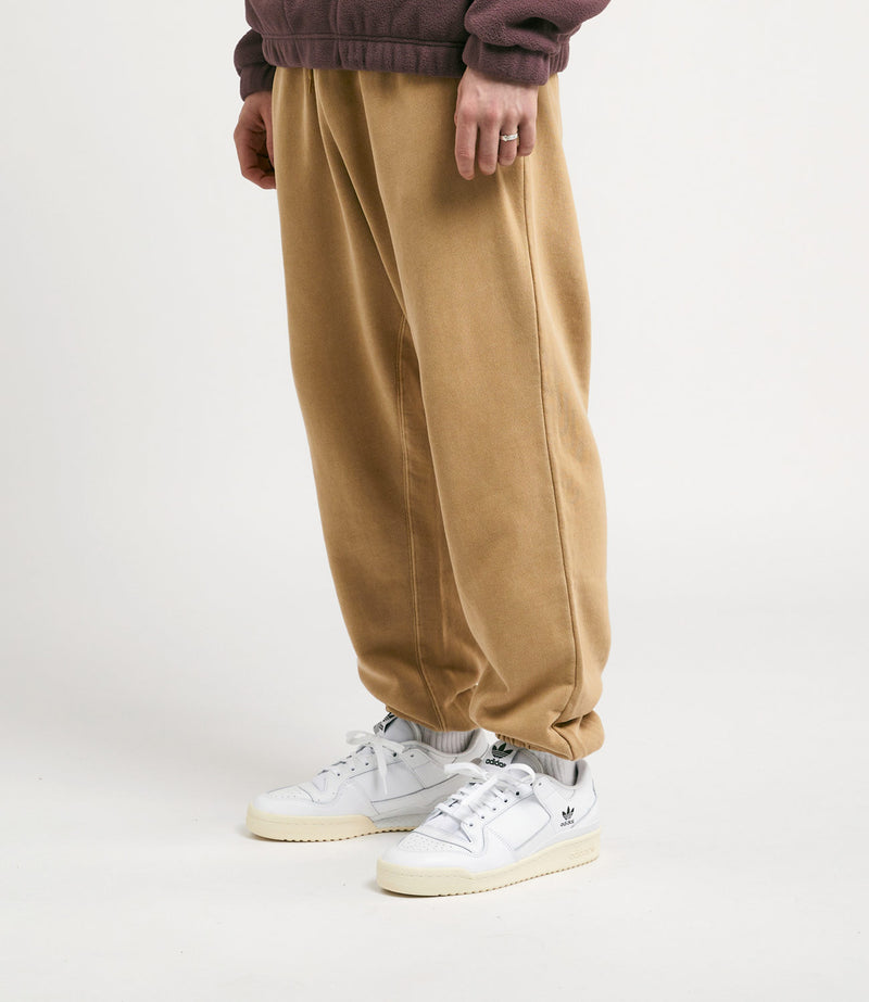 Carhartt Nelson Sweatpants in Dusty Hamilton Brown