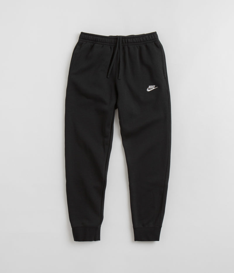 Nike Club Fleece Joggers in Black and Black / White