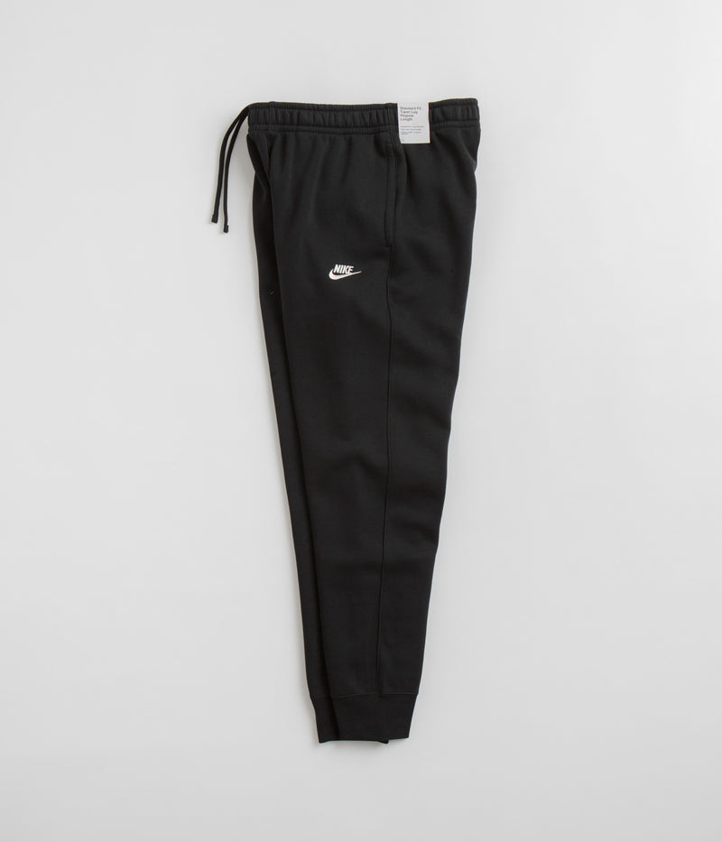 Nike Club Fleece Joggers in Black and Black / White
