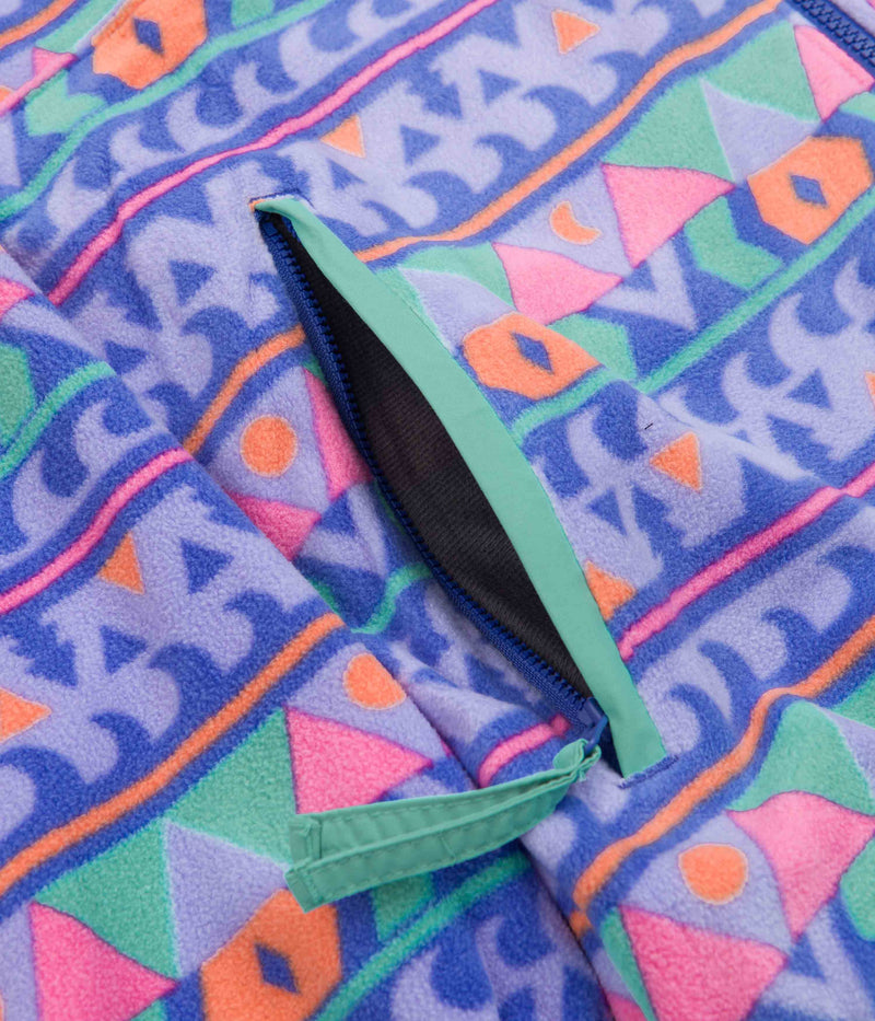 Columbia Back Bowl Lightweight Fleece in Purple Lotus Camp Blanket and Bright Aqua