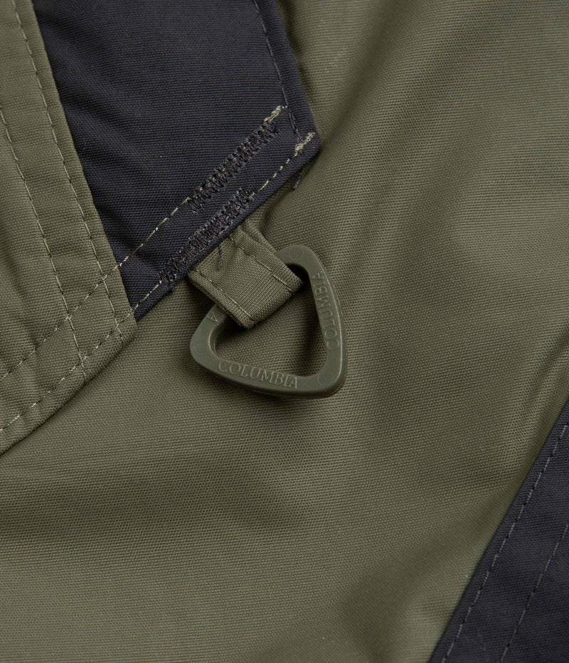 Columbia Challenger Pullover Jacket in Stone Green and Shark