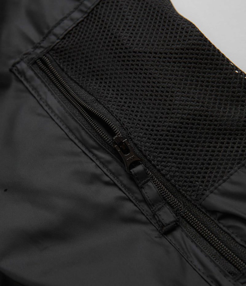 Columbia Challenger Windbreaker Jacket in Black