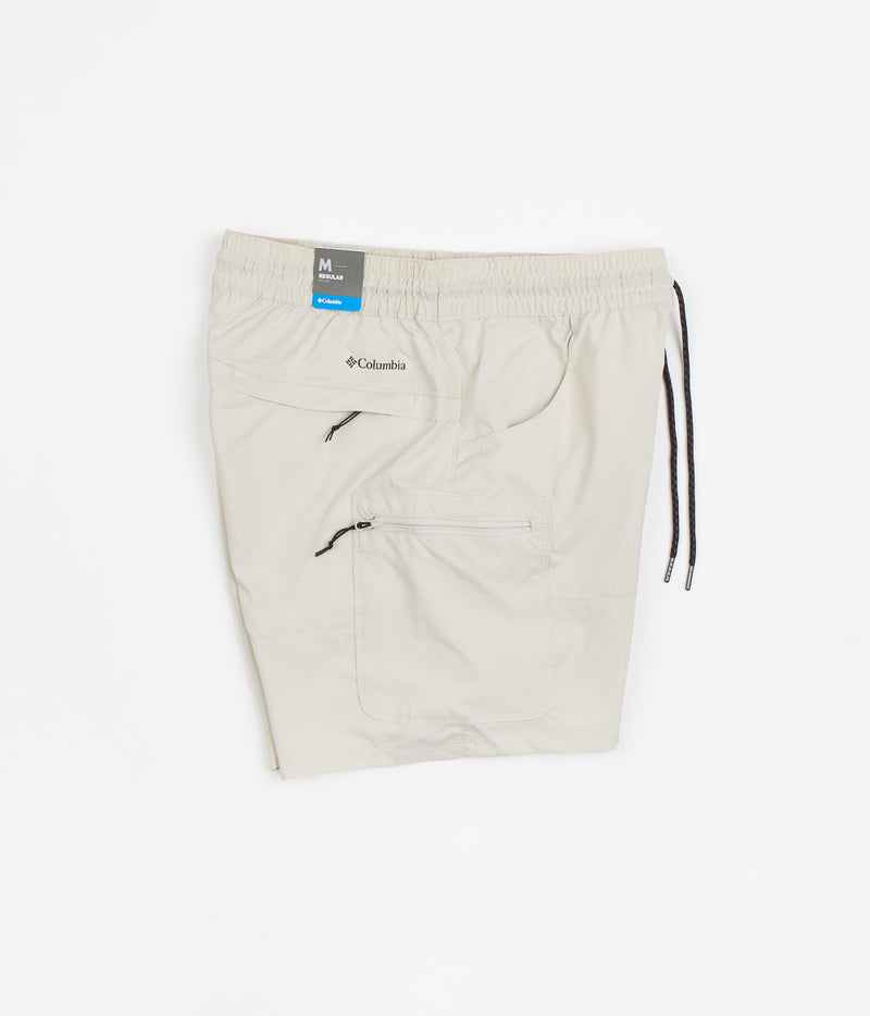 Columbia Coral Ridge Shorts in Dark Stone