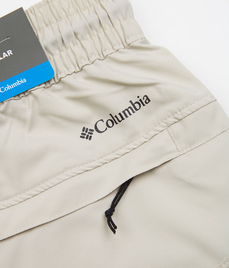 Columbia Coral Ridge Shorts in Dark Stone