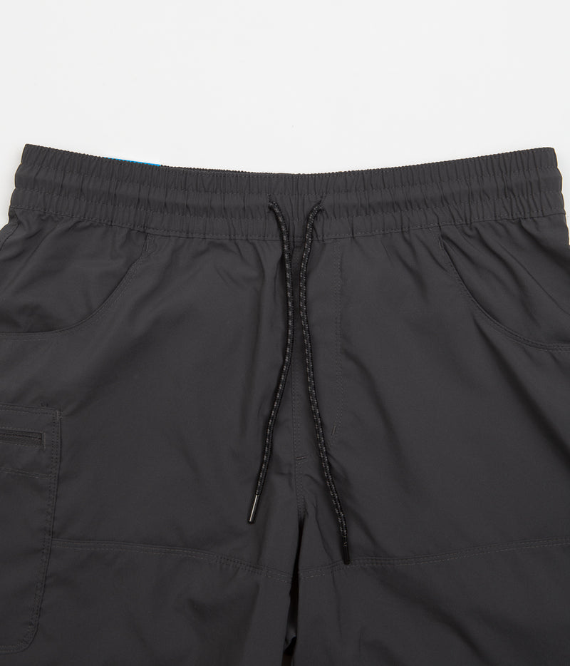 Columbia Coral Ridge Shorts in Shark