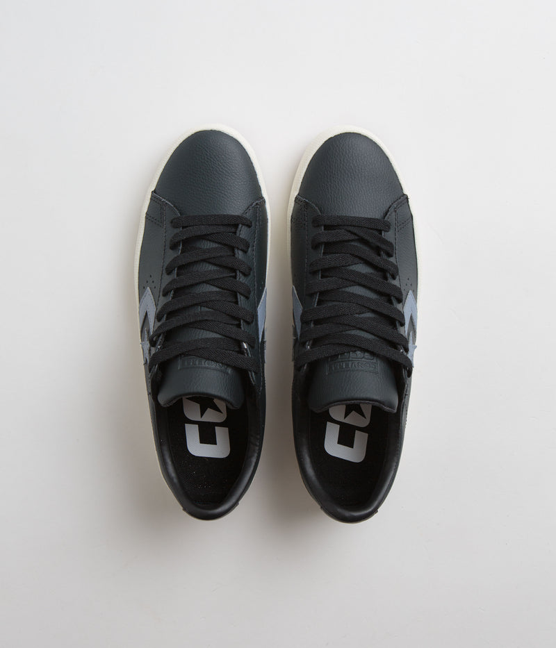 Converse PL Vulc Pro Ox Shoes in Black and Lunar Grey / Egret