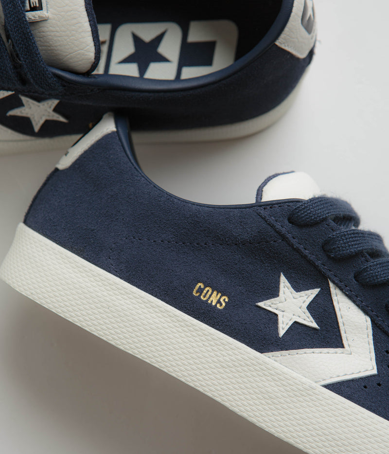 Converse PL Vulc Pro Ox Shoes in Navy and Egret / Navy