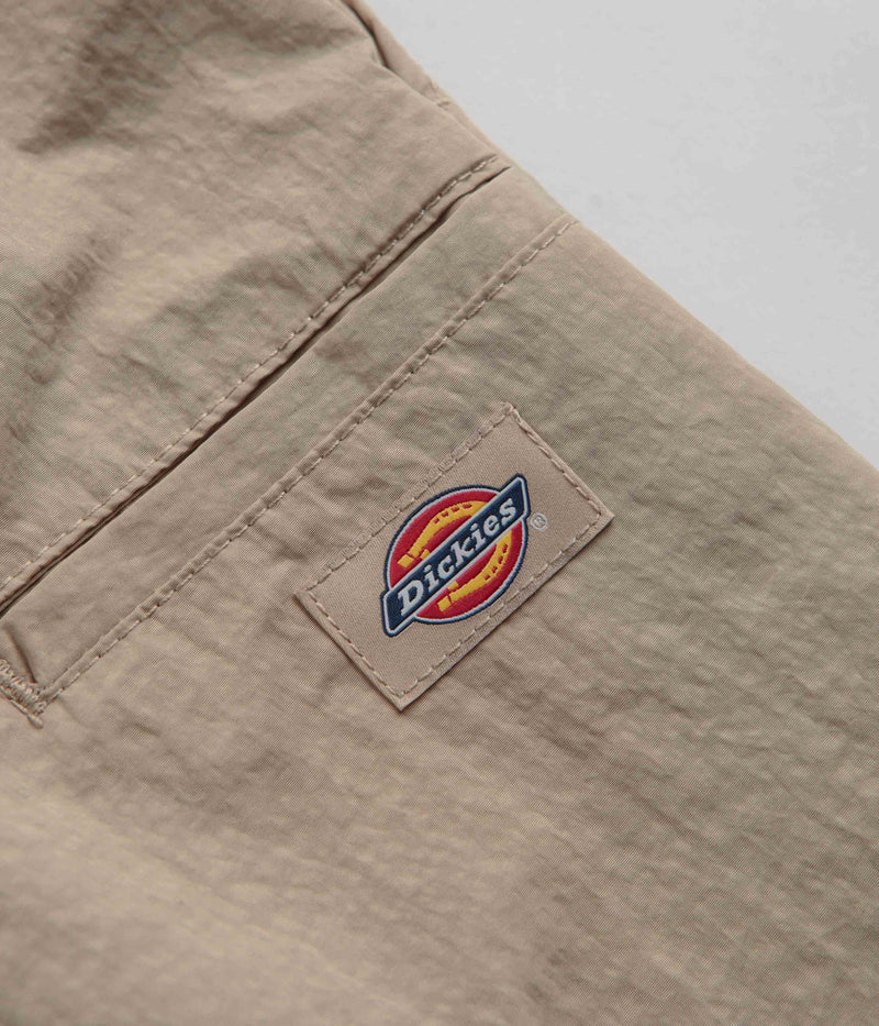 Dickies Fincastle Shorts in Sandstone