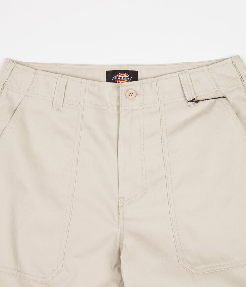Dickies Funkley Shorts in Cement