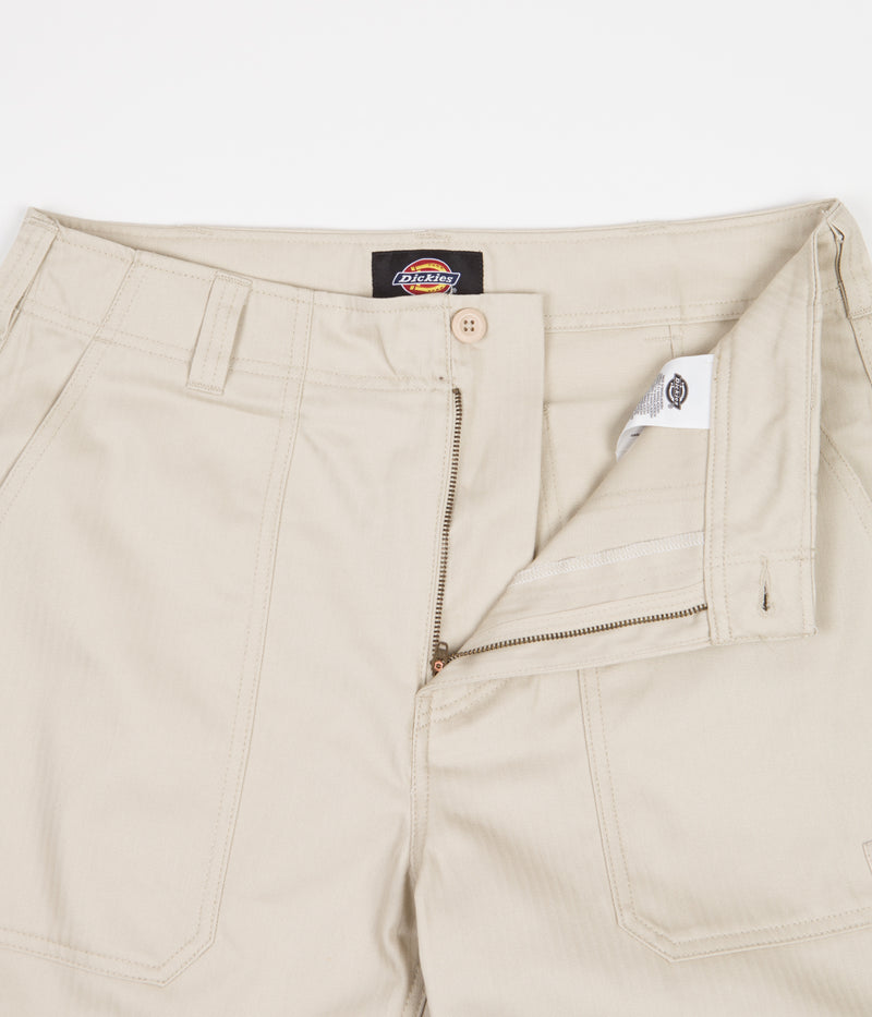 Dickies Funkley Shorts in Cement