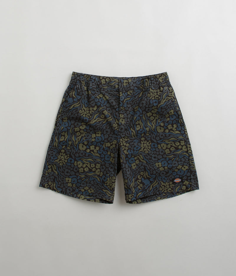 Dickies Saltville Shorts in Black Camo Print