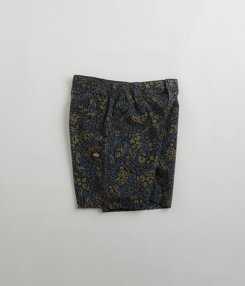 Dickies Saltville Shorts in Black Camo Print