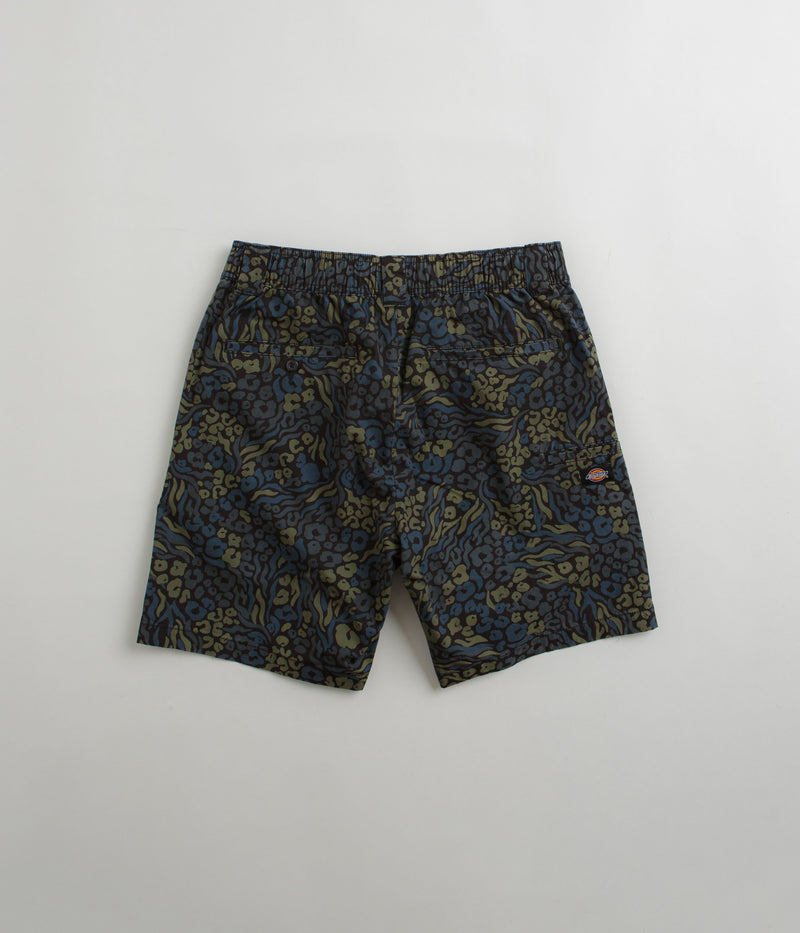 Dickies Saltville Shorts in Black Camo Print