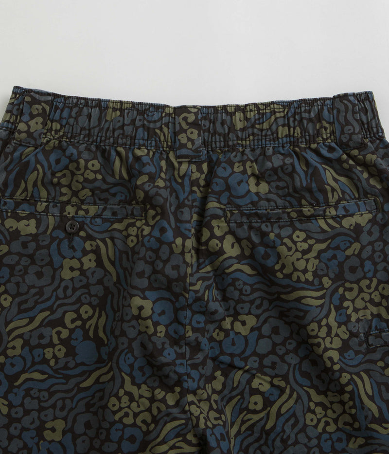 Dickies Saltville Shorts in Black Camo Print
