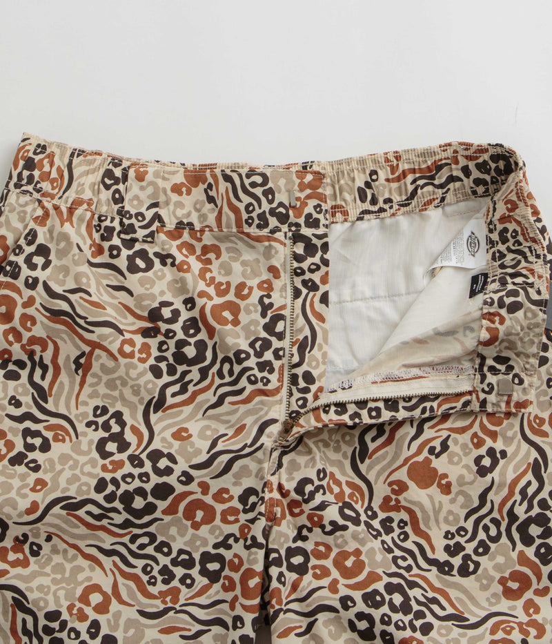 Dickies Saltville Shorts in White Camo Print