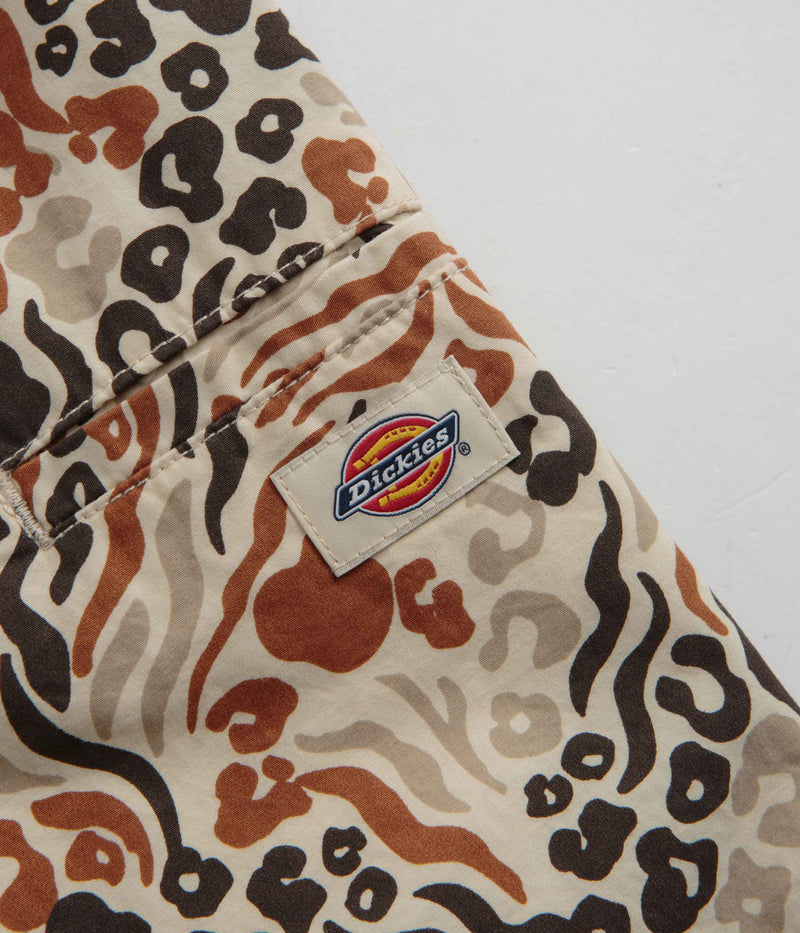 Dickies Saltville Shorts in White Camo Print