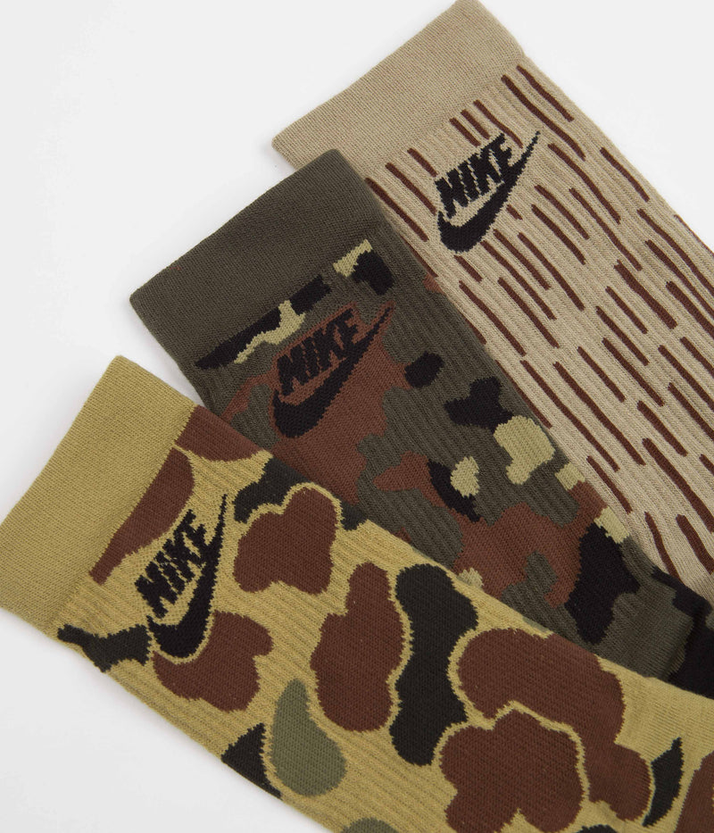 Nike Everyday Essential Crew Socks (3 Pair) in Brown and Camo / Multi