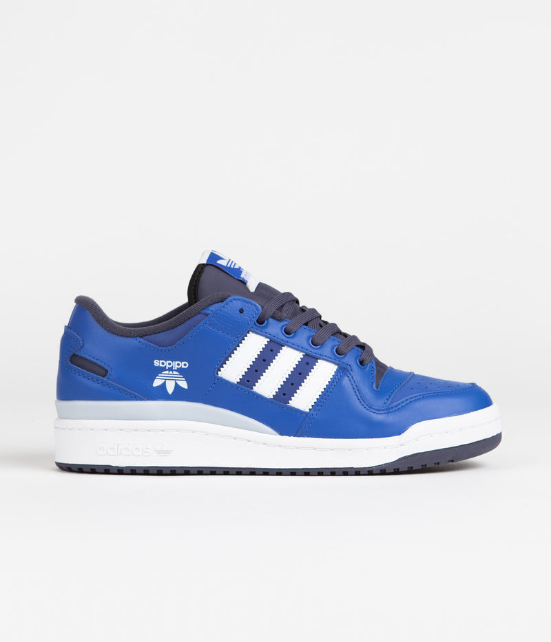 Adidas Forum 84 Low ADV Shoes in Bluebird and FTWR White / Shadow Navy