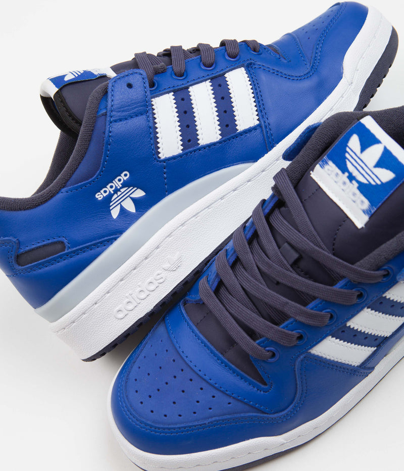 Adidas Forum 84 Low ADV Shoes in Bluebird and FTWR White / Shadow Navy