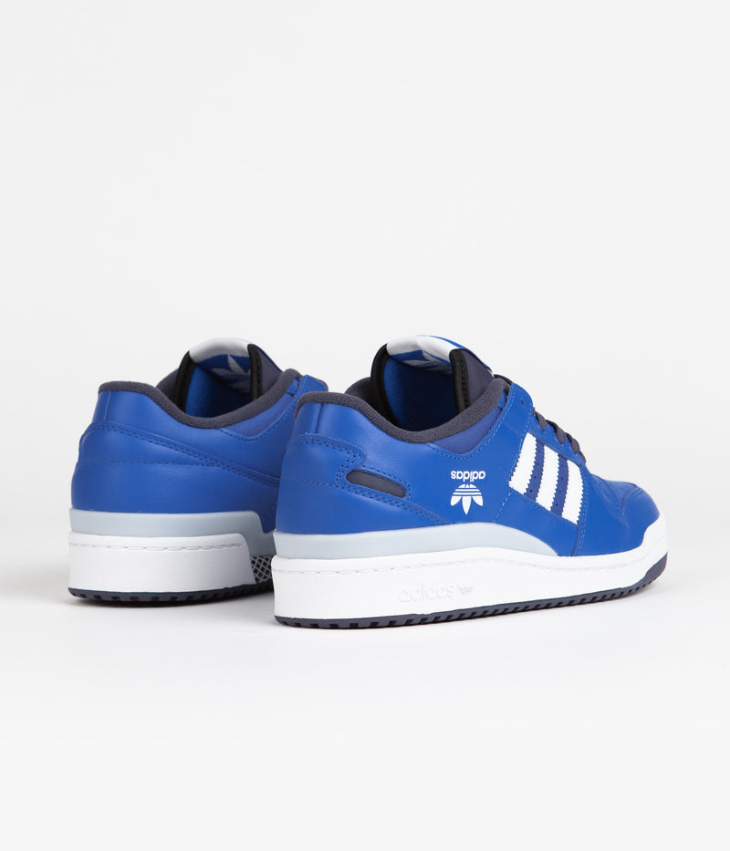 Adidas Forum 84 Low ADV Shoes in Bluebird and FTWR White / Shadow Navy