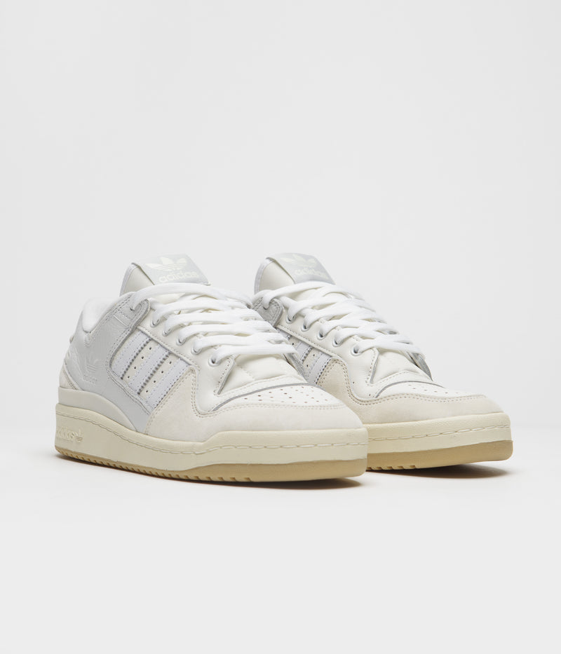 Adidas Forum 84 Low ADV Shoes in Chalk White and White / Cloud White