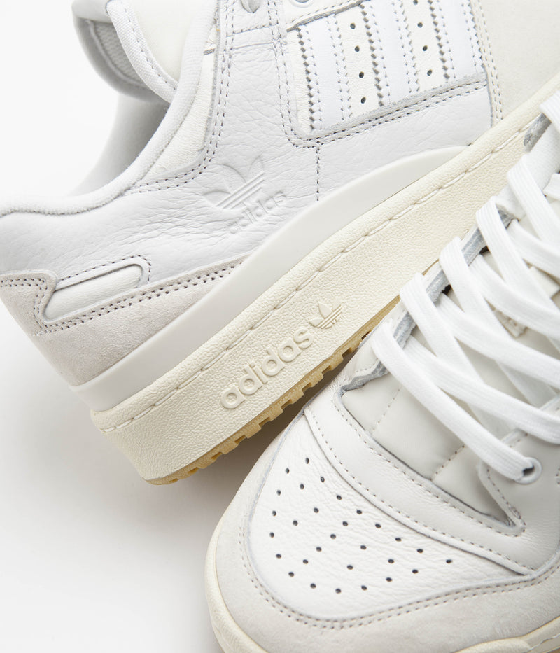 Adidas Forum 84 Low ADV Shoes in Chalk White and White / Cloud White