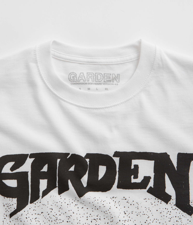 Garden Runner T-Shirt in White and Black
