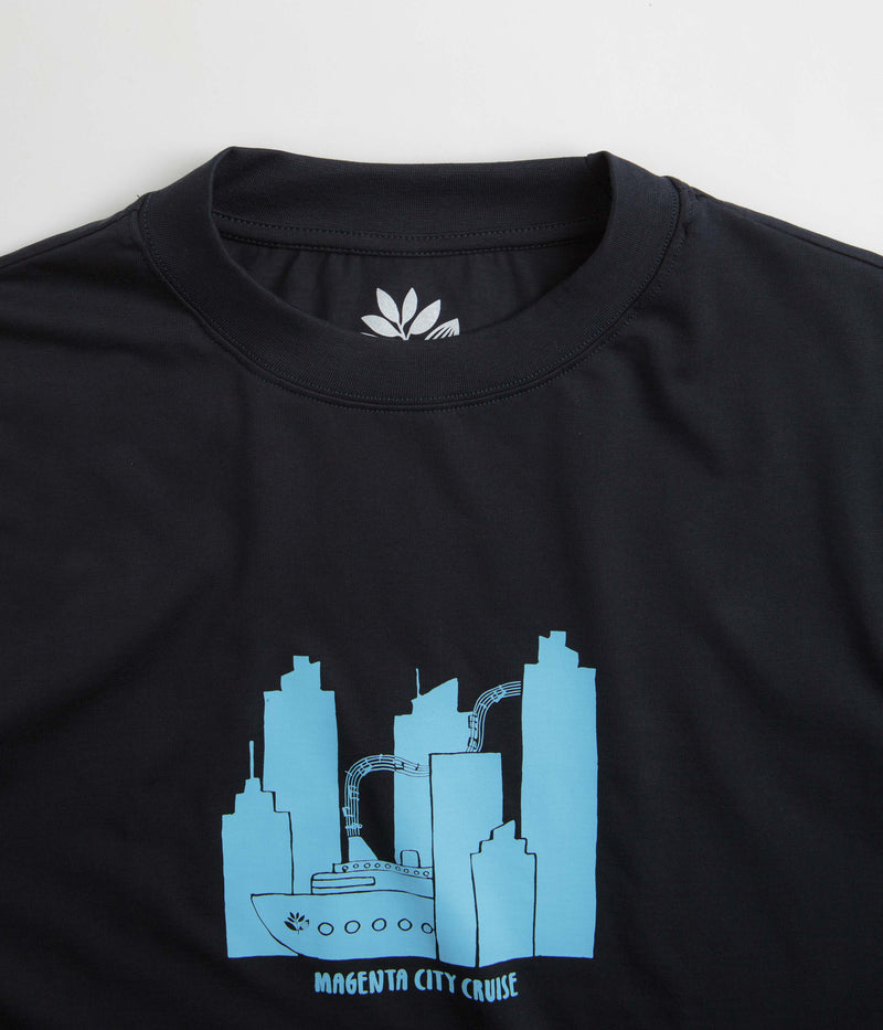 Magenta Cruise T-Shirt in Navy