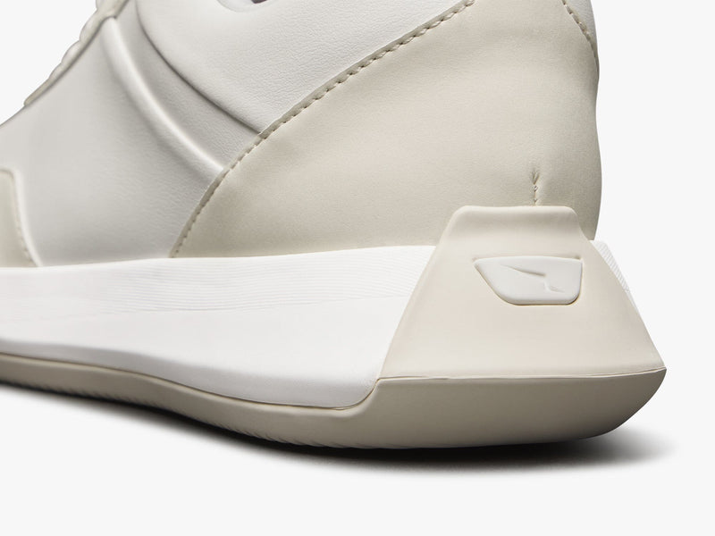 Off White / White