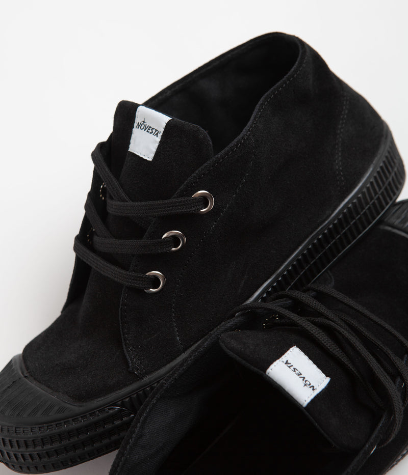 Novesta Star Chukka Suede Shoes in Mono Black