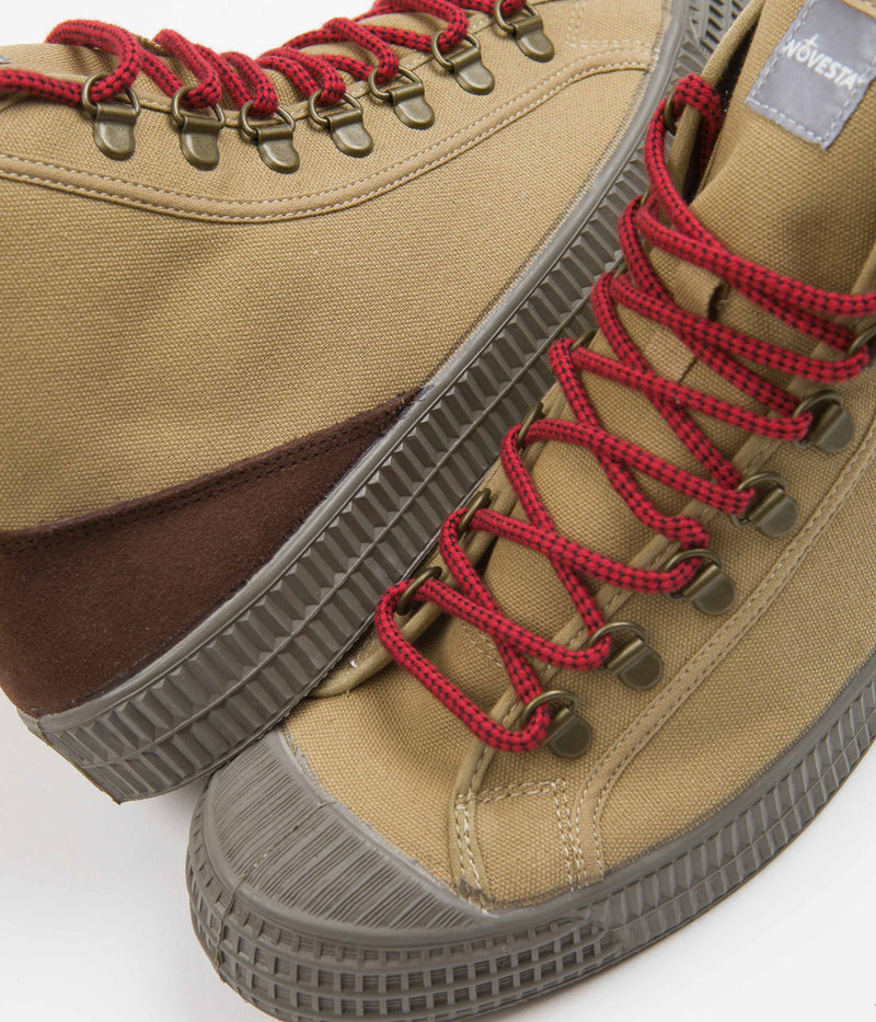 Novesta Star Dribble Hiker Shoes in 16 Sezam and Grey