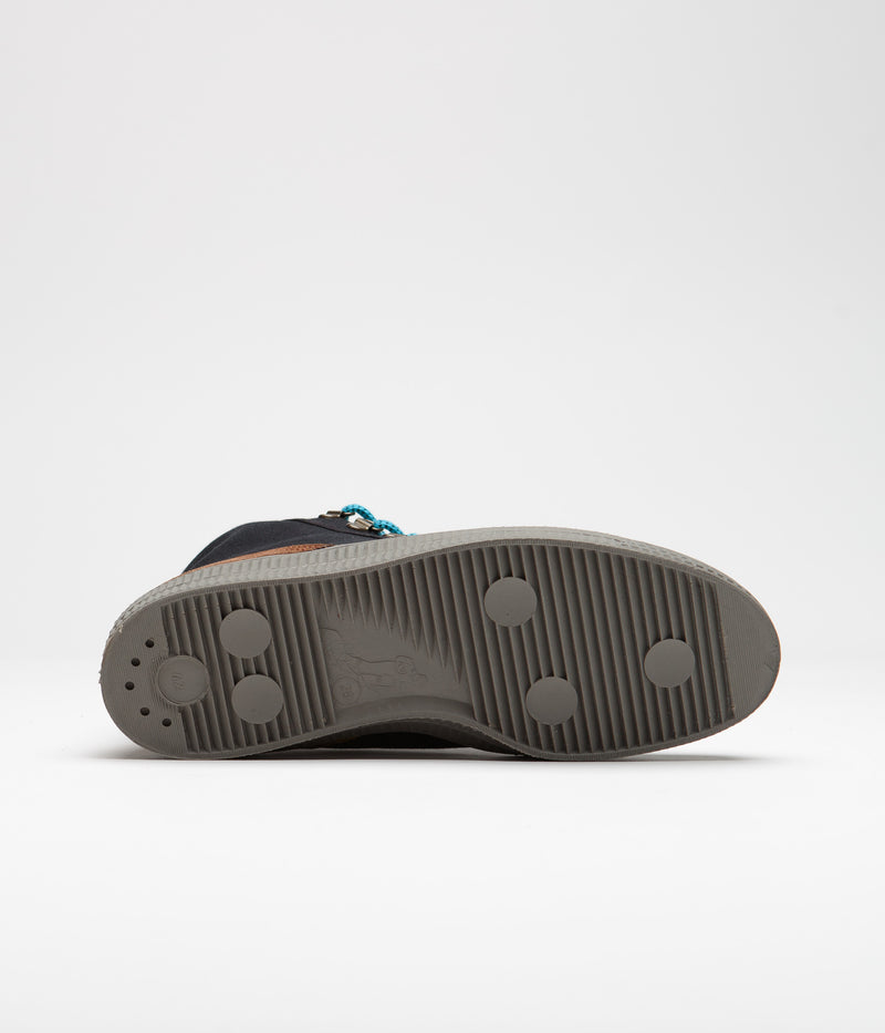 Novesta Star Dribble Hiker Shoes in 60 Black and 230 Grey