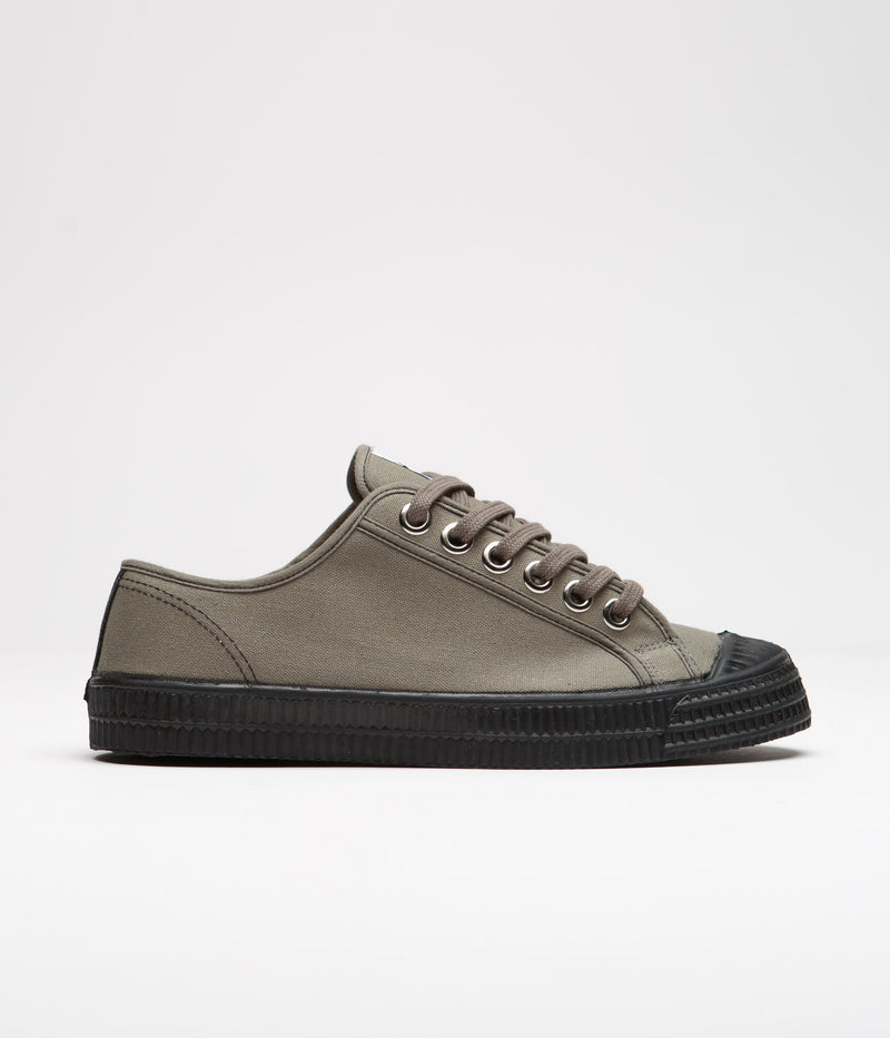Novesta Star Master Contrast Stitch Shoes in 26 Grey and 60 Black / 615 Black