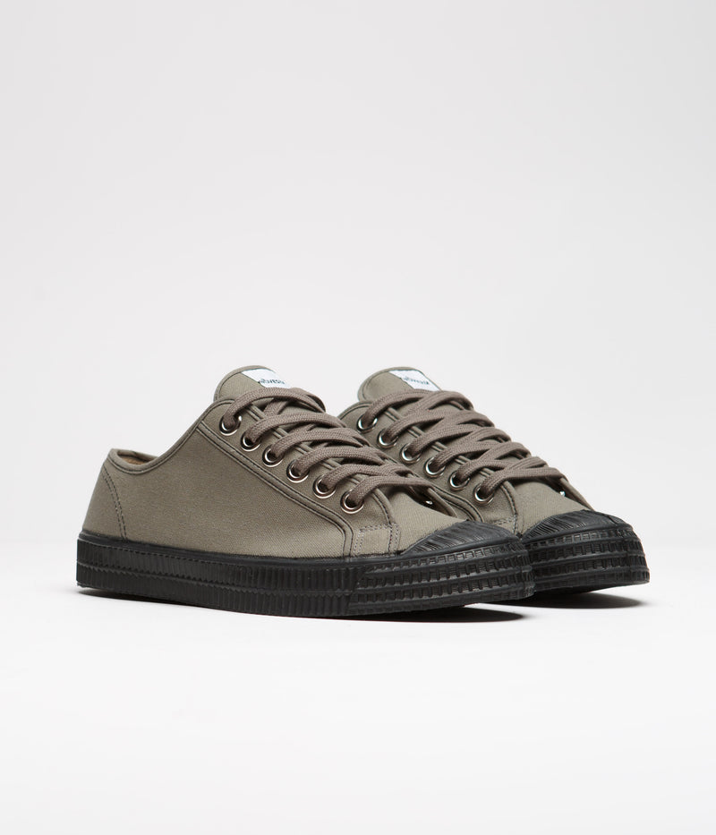 Novesta Star Master Contrast Stitch Shoes in 26 Grey and 60 Black / 615 Black