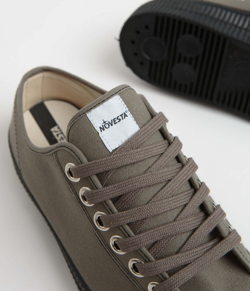 Novesta Star Master Contrast Stitch Shoes in 26 Grey and 60 Black / 615 Black