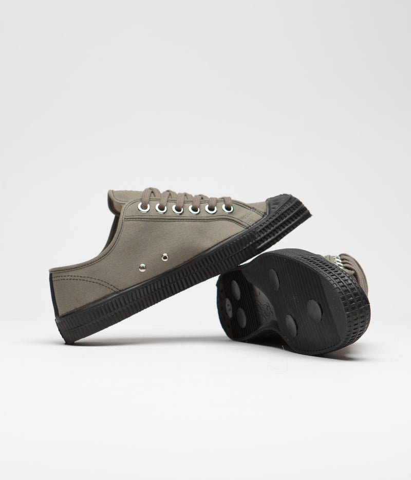 Novesta Star Master Contrast Stitch Shoes in 26 Grey and 60 Black / 615 Black