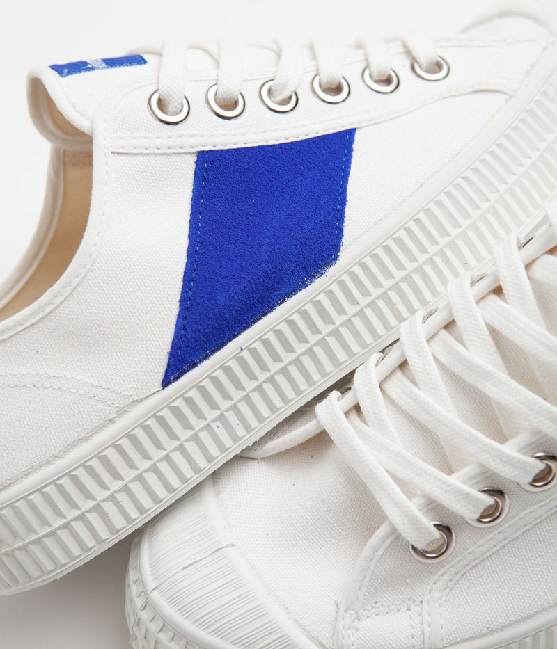 Novesta Star Master Shoes in 10 White and Blue / 110 White