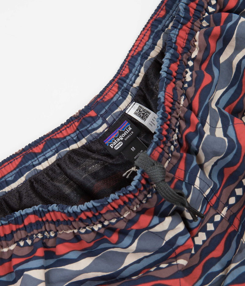 Patagonia Baggies Longs 7" Shorts in Coast Highway Multi: Sumac Red