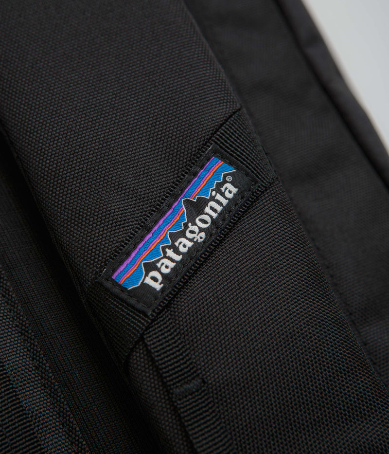 Patagonia Black Hole Backpack 32L in Black