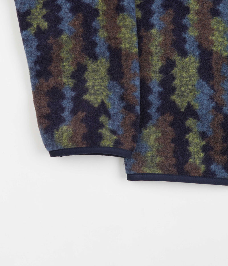Patagonia Lightweight Synchilla Snap-T Fleece in Climbing Trees Ikat: New Navy