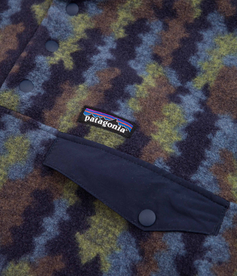 Patagonia Lightweight Synchilla Snap-T Fleece in Climbing Trees Ikat: New Navy