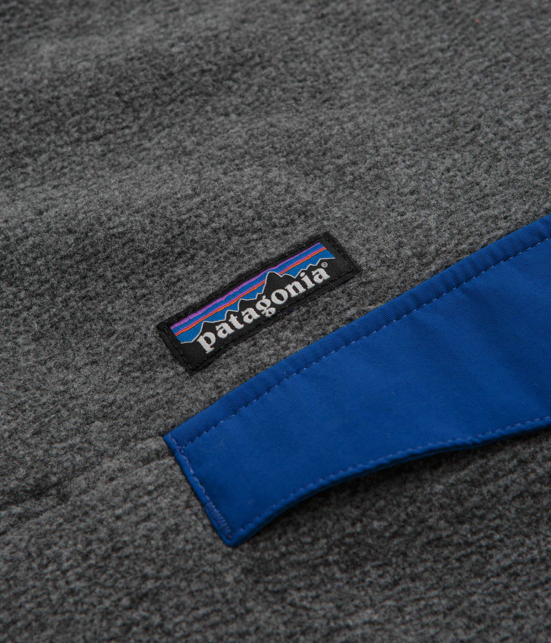 Patagonia Lightweight Synchilla Snap-T Fleece in Nickel and Passage Blue