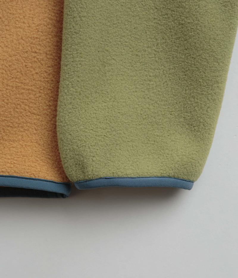 Patagonia Lightweight Synchilla Snap-T Fleece in Pufferfish Gold