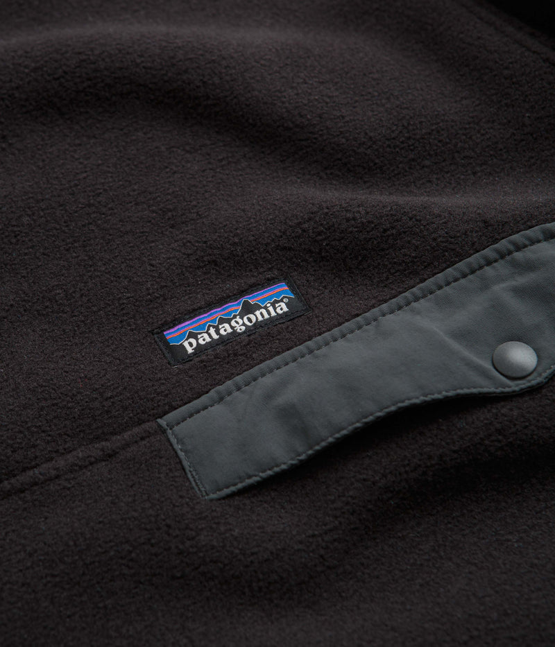 Patagonia Synchilla Snap-T Pullover Fleece in Black and Forge Grey