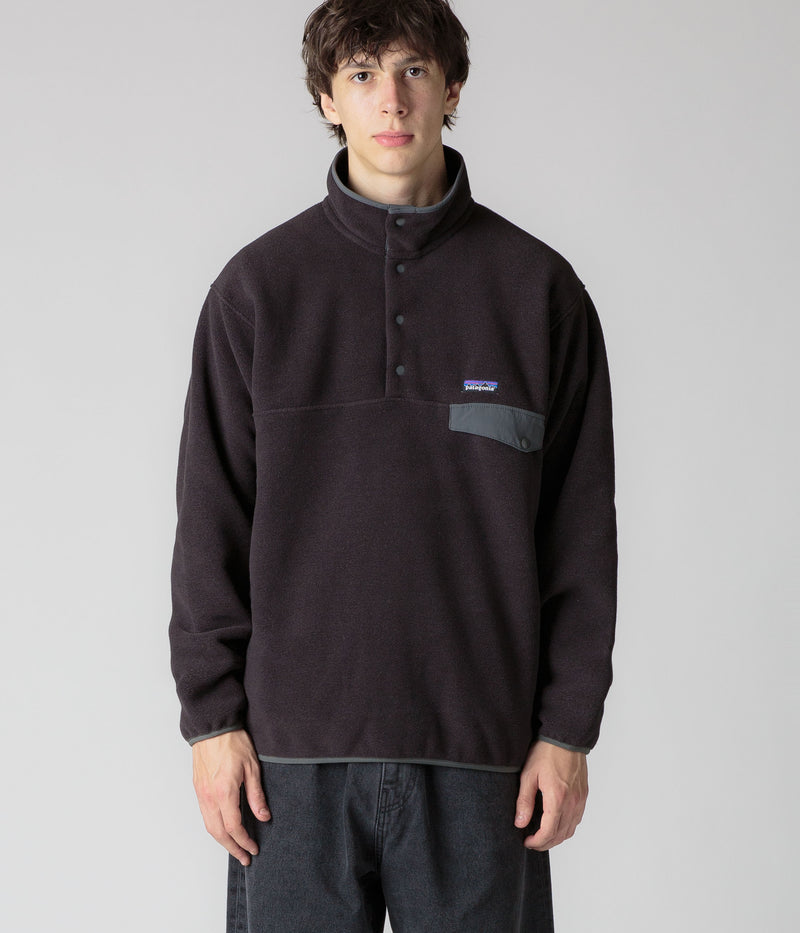 Patagonia Synchilla Snap-T Pullover Fleece in Black and Forge Grey