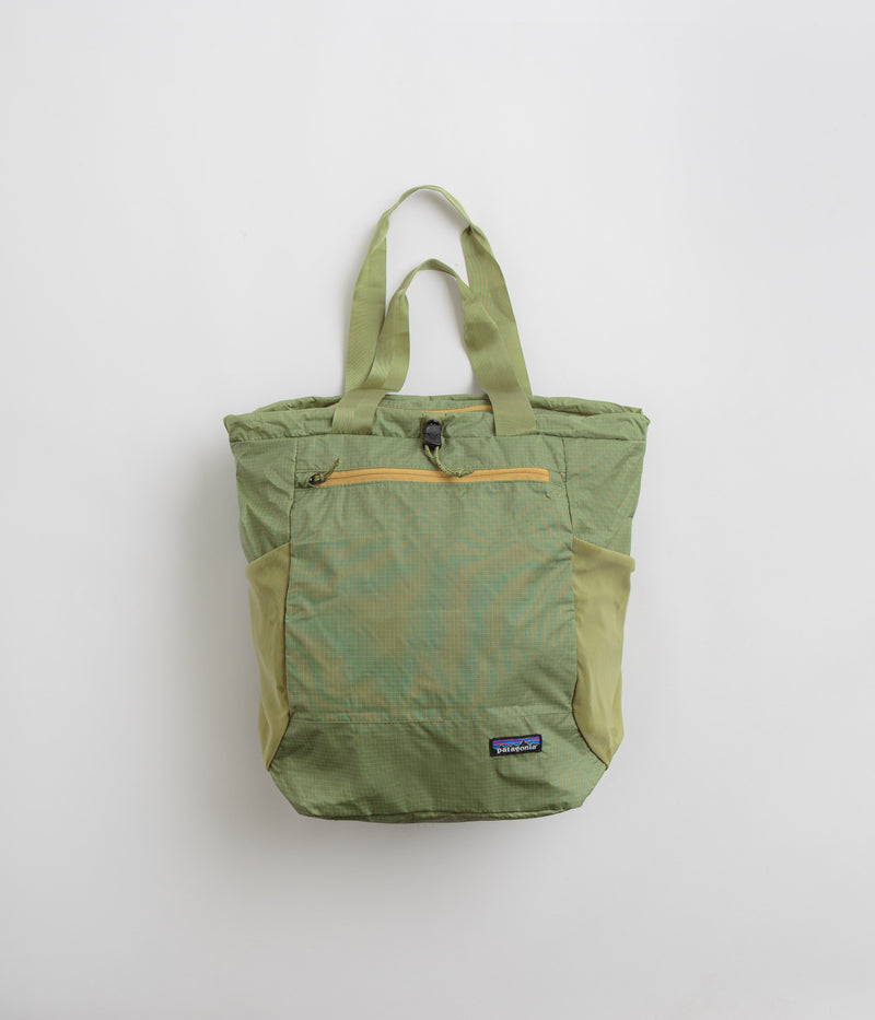 Patagonia Ultralight Black Hole Tote Pack in Buckhorn Green