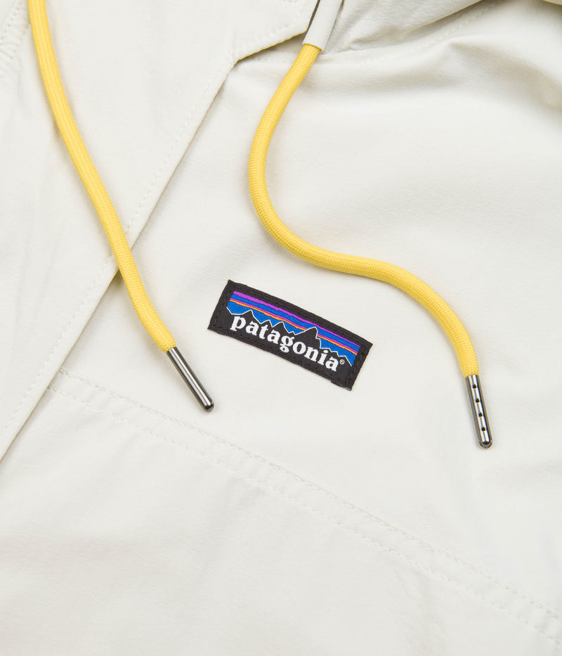Patagonia Womens Skysail Jacket in Dyno White and Surfboard Yellow